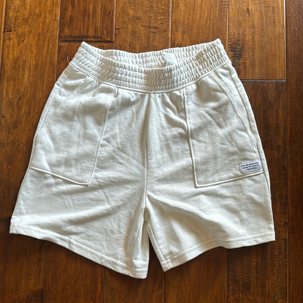 H&M white shorts